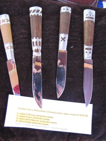 Nože zdobené cínom od Milana Látku z Prievidze