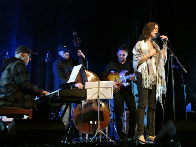 Charizmatické vystúpenie Lucie Lužinskej a Boris Čellár Trio (5.10.2013)