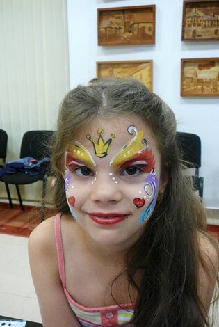Krpce krpaté a maľovanie na tvár - škola ľudového tanca spestrená o maľovanie na tvár (23. 8. 2013)
