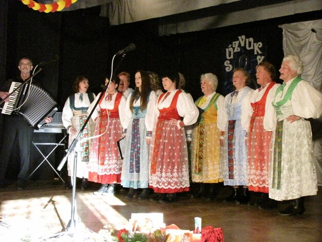 Vystúpenie speváckej skupiny Zlatava z Malinovej