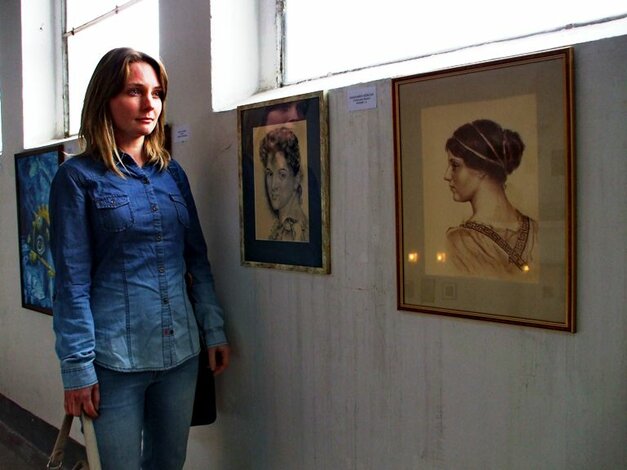 Autorka Drahomíra Držíková z Chrenovca - Brusna mala vystavené diela Portrét I., II.