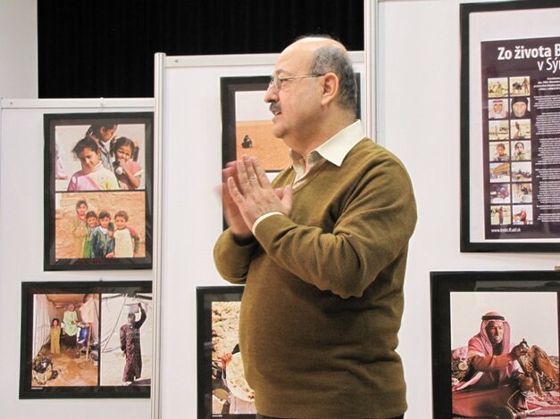 doc. Marwan Al - Absi, CSc. počas otvorenia výstavy (13.1.2014)