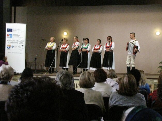 Vystúpenie folklórnej skupiny Rokôška z Nitrianskeho Rudna