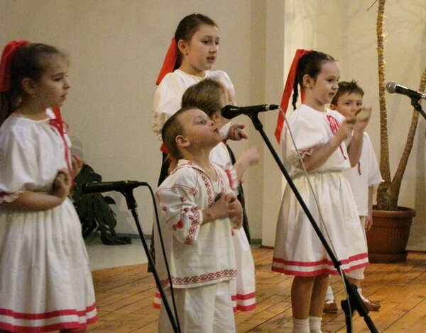Deň detského folklóru - vystúpenie DFS Kapsiarik z Poruby
