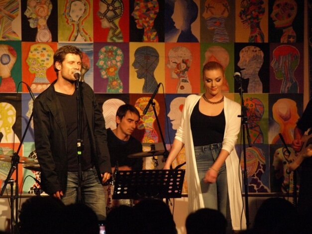 Milo Kráľ – klávesy, spev, Michal Dadík - bicie, Barbora Švidraňová – spev