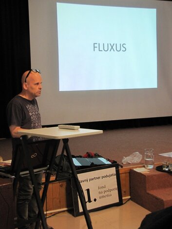 Workshop Vráťme sa dopredu: Fluxus Happening (2. 5. 2017)