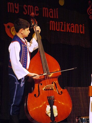 Detská ľudová hudba DFS Malý Vtáčnik – mladší muzikanti (Prievidza)