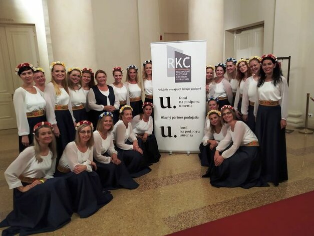 Ženský spevácky zbor Úsmev z Prievidze v Rimini podporil hlavný partner projektu – Fond na podporu u