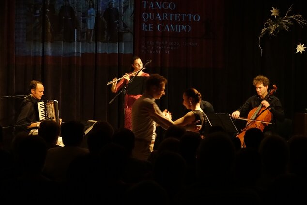 Argentínske tango pretavené do hudby a tanca