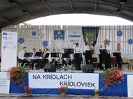 Vystúpenie domácej dychovej hudby Vtáčnik 