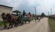 Gajdovačka po dedine (sprievod, kone s vozom)