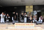 Otvorenie Dní majstrov Trenčianskeho kraja - vystúpenie Detskej ľudovej hudby spod Rokoša