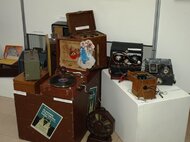 Cestovné rádiá a gramofón z rokov 1920 - 1948 na výstave
