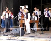 Folklórne vystúpenie počas oficiálneho otvorenia Dňov majstrov a Bojnického jarmoku