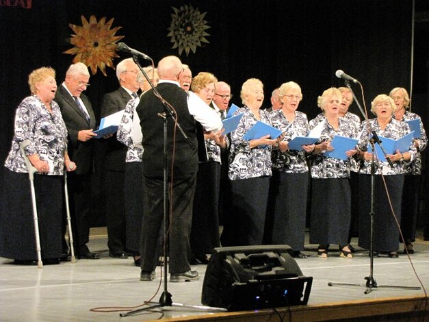 "Spev" - seniori z Lipy Bojnice (12.10.2013)