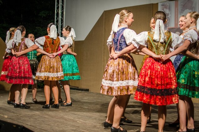 Hosť 30. HFS - vystúpenie folklórneho súboru Vranovčan (copyright bibiana simova 2015)