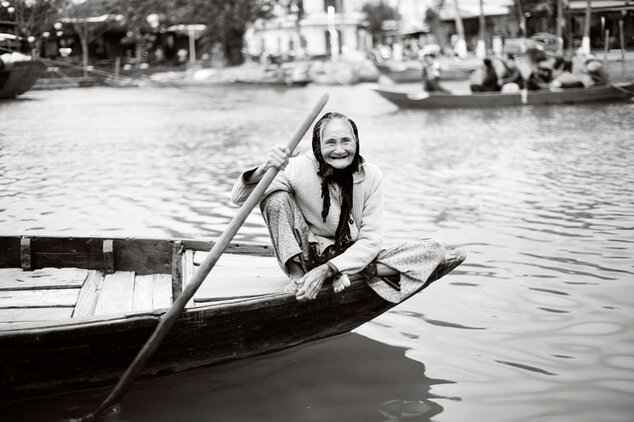 Nikola Boďová: Prievozkyňa riekou. Hoi An, Vietnam 2014 (copyright nikola bodova 2015)