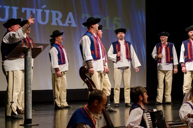 Vystúpenie folklórneho súboru Senior Vtáčnik