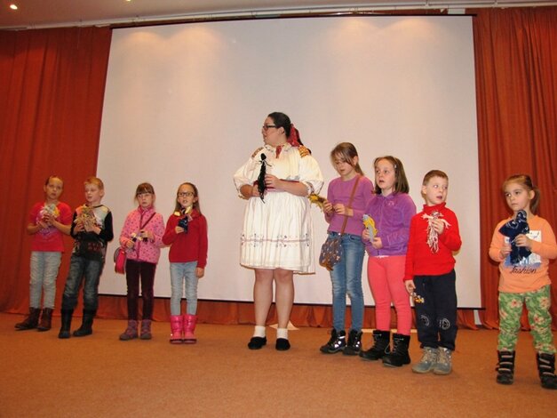 Deti si zaspievali pieseň Hoja, Ďunďa hoja (Morena, Morena - 1. 3. 2016)