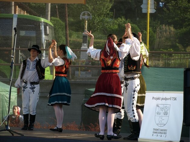 Hosť: folklórny súbor Karpaty z Bratislavy