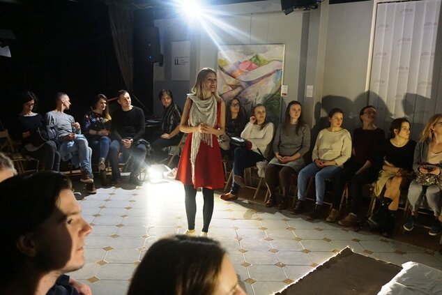 Art point teatro, Prievidza: Jedna na druhú (23.3.2019 - Ochotnícke javisko 2019)