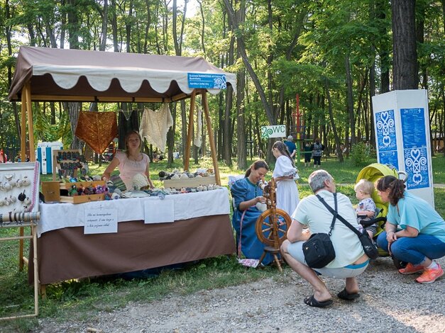 Jarmok ľudových remesiel - prezentácia a predaj ľudovo-umeleckých predmetov (28. - 29. 6. 2019)