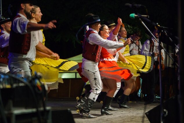 Keď sme sa už spolu zišli... – komponovaný program jubilujúcich folklórnych súborov Vtáčnik a Ekonóm