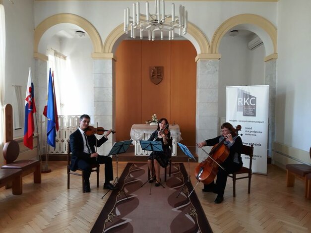 Sláčikové trio v Nitrianskom Pravne