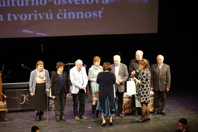 Poďakovanie riaditeľky Regionálneho kultúrneho centra v Prievidzi za dlhoročnú kultúrno-osvetovú čin