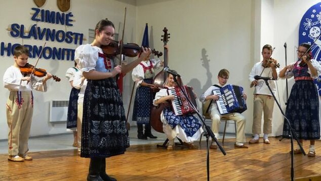 DEŇ DETSKÉHO FOLKLÓRU - DĽH Malá Lubená Poluvsie (4. 3. 2022, Kultúrny dom Poruba)