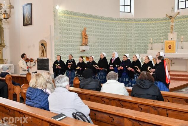 PAŠIOVÝ KONCERT - FSk Lubená z Poluvsia (2. 4. 2022, Kostol povýšenia Sv. kríža Chvojnica)