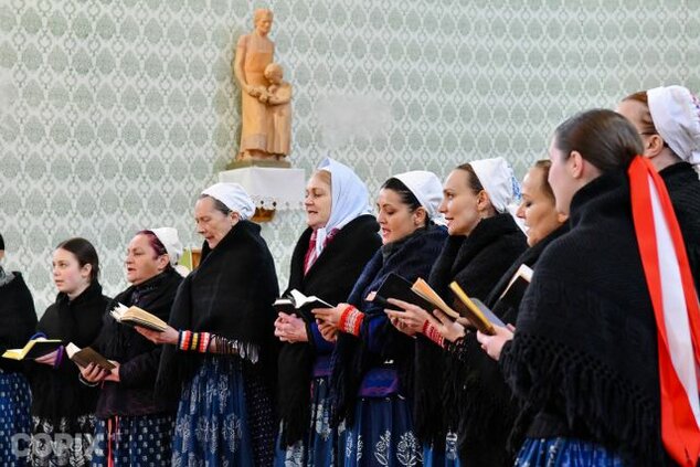 PAŠIOVÝ KONCERT - FSk Lubená z Poluvsia (2. 4. 2022, Kostol povýšenia Sv. kríža Chvojnica)