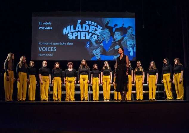 Komorný spevácky zbor Young Voices, Humenné, dirigentka Zuzana Dirbáková