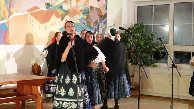 Folklórna skupina Borievka zo Sebedražia