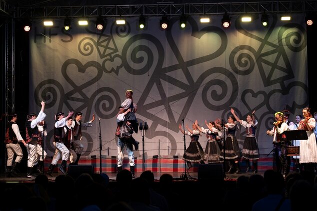 Vystúpenie hosťa slávností : Folklórny súbor Trenčan ©Samuel Kunik