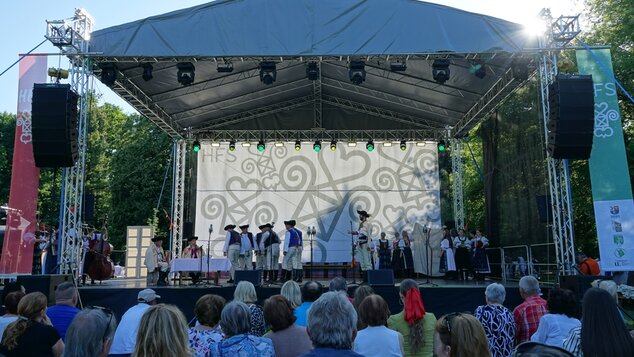 Fígle, žarty, huncútstva a prekáračky: program folklórnych skupín hornej Nitry - FSk Lubená z Poluvsia
