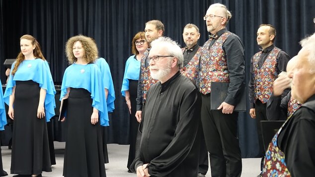 Cantica Collegium Musicum s dirigentom zboru Štefanom Sedlickým