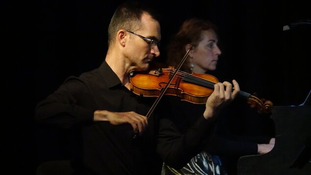 Juraj Tomka - husle a Zuzana Manera Biščáková - klavír