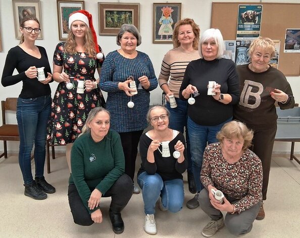 Absolventky drotárskeho kurzu