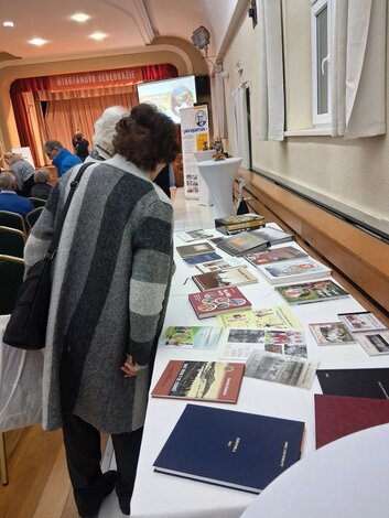 Všetky súťažné príspevky - publikácie boli k nahliadnutiu.