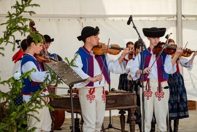 Sousedské pozdravy „Poďte deti medzi nás“ - DFS Malá Lubená, Poluvsie (24. 5. 2026) ©Radovan Chvíla, Jana Gálová, Romana Habartová