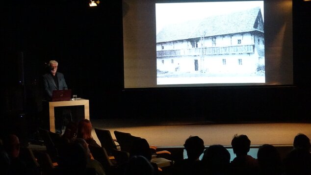 PRO PATRIA - obrazová prezentácia zrekonštruovaných objektov ľudovej architektúry hornej Nitry a prednáška Mgr. art. Jozefa Lenharta