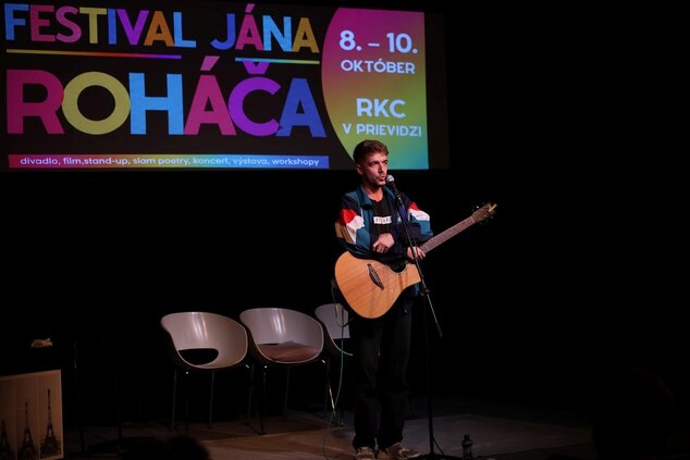 Slam poetry - piesňová tvorba bedña (8. 10.) ©Vladimír Štrbík 2026