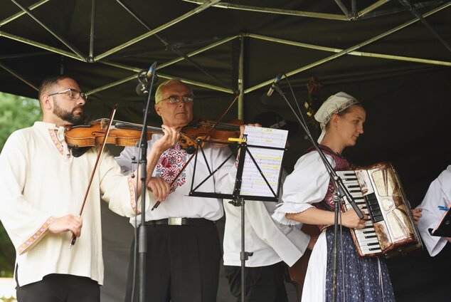 Program Medailón: FSk Bazalička Ráztočno - 10. výročie ©Petra Obonova