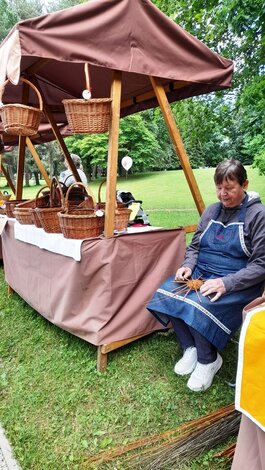 Sprievodné podujatie: Remeselný jarmok – Eva Michalíková – košikárstvo