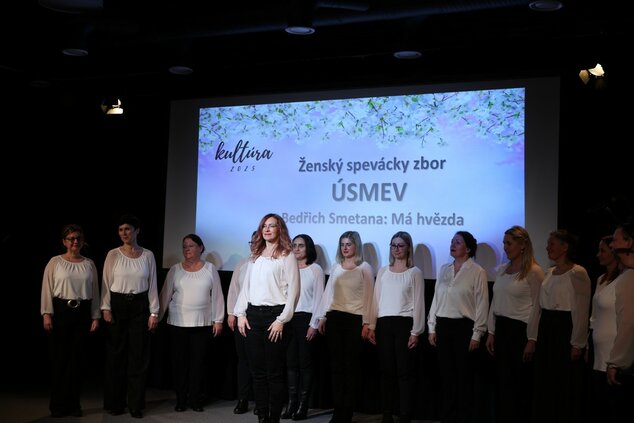 Vystúpenie speváckeho zboru Úsmev Prievidza ©Vladimír Štrbík www.codnes.sk