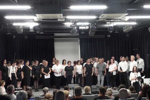 Záverečný koncert – účastníci Prievidzských zborových dielní