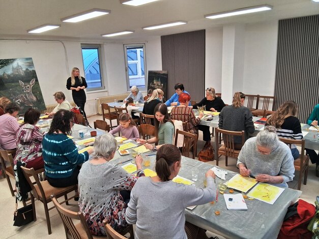 Učíme sa umeniu 2026: Svetlo v štipke korenia (23. 2. 2026)