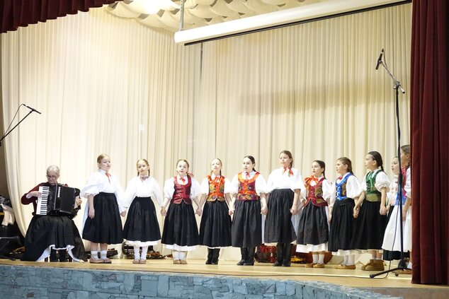 DFS Barka - dievčenská spevácka skupina Diviacka Nová Ves