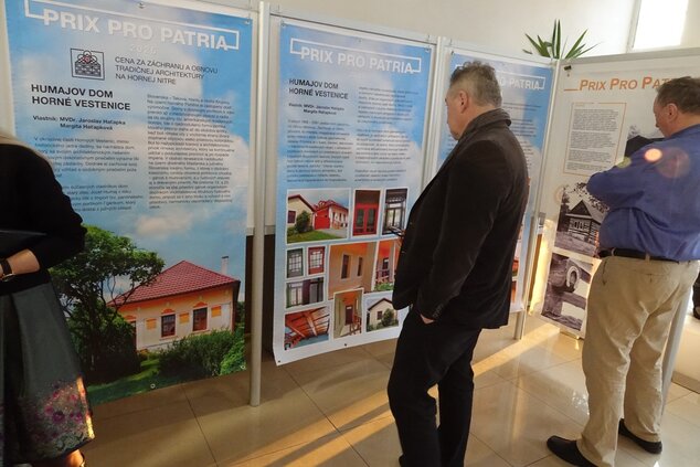 Výstava Pro Patria - obrazová prezentácia zrekonštruovaných objektov ľudovej architektúry hornej Nitry